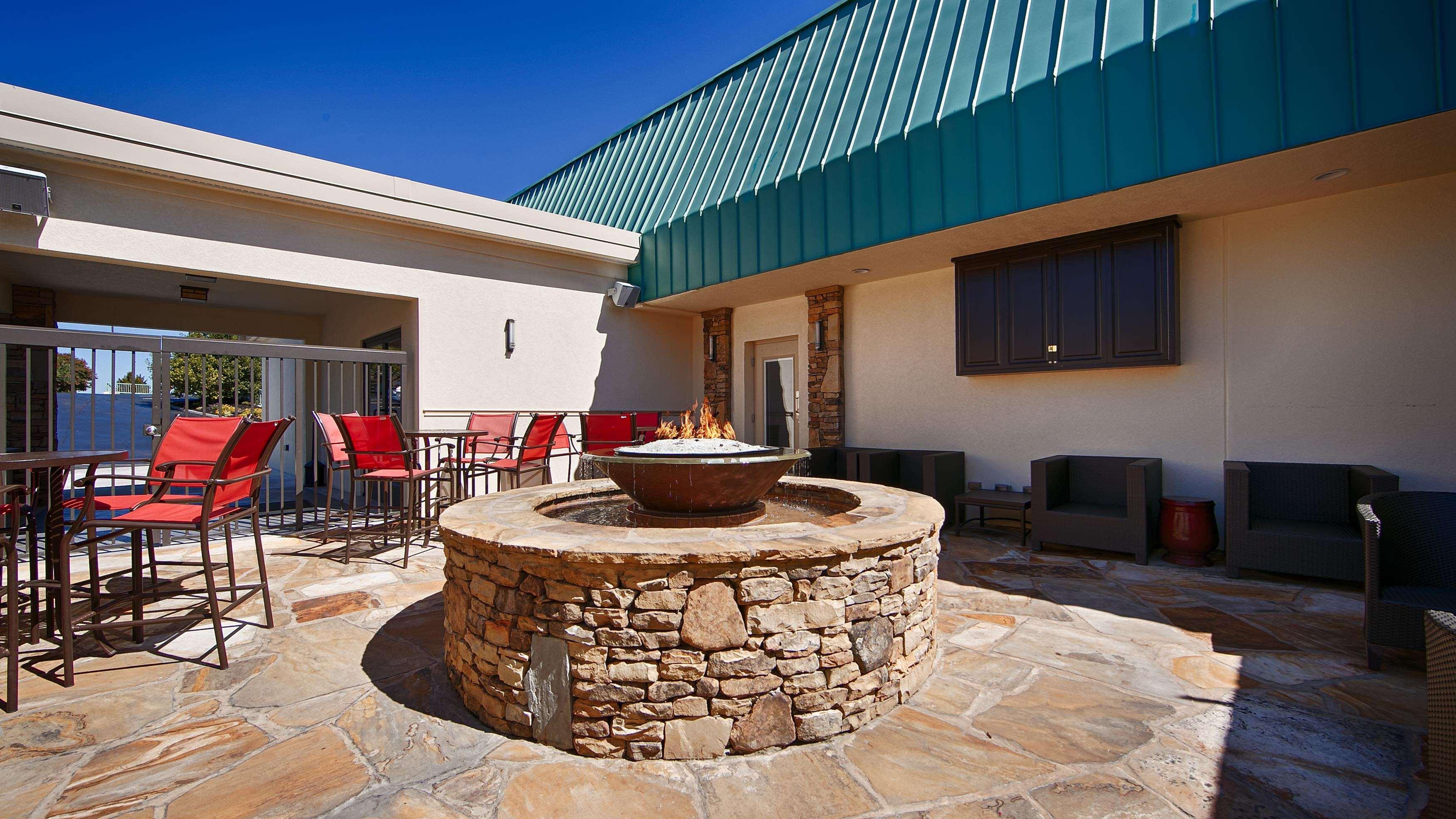 Best Western Newport Inn Extérieur photo